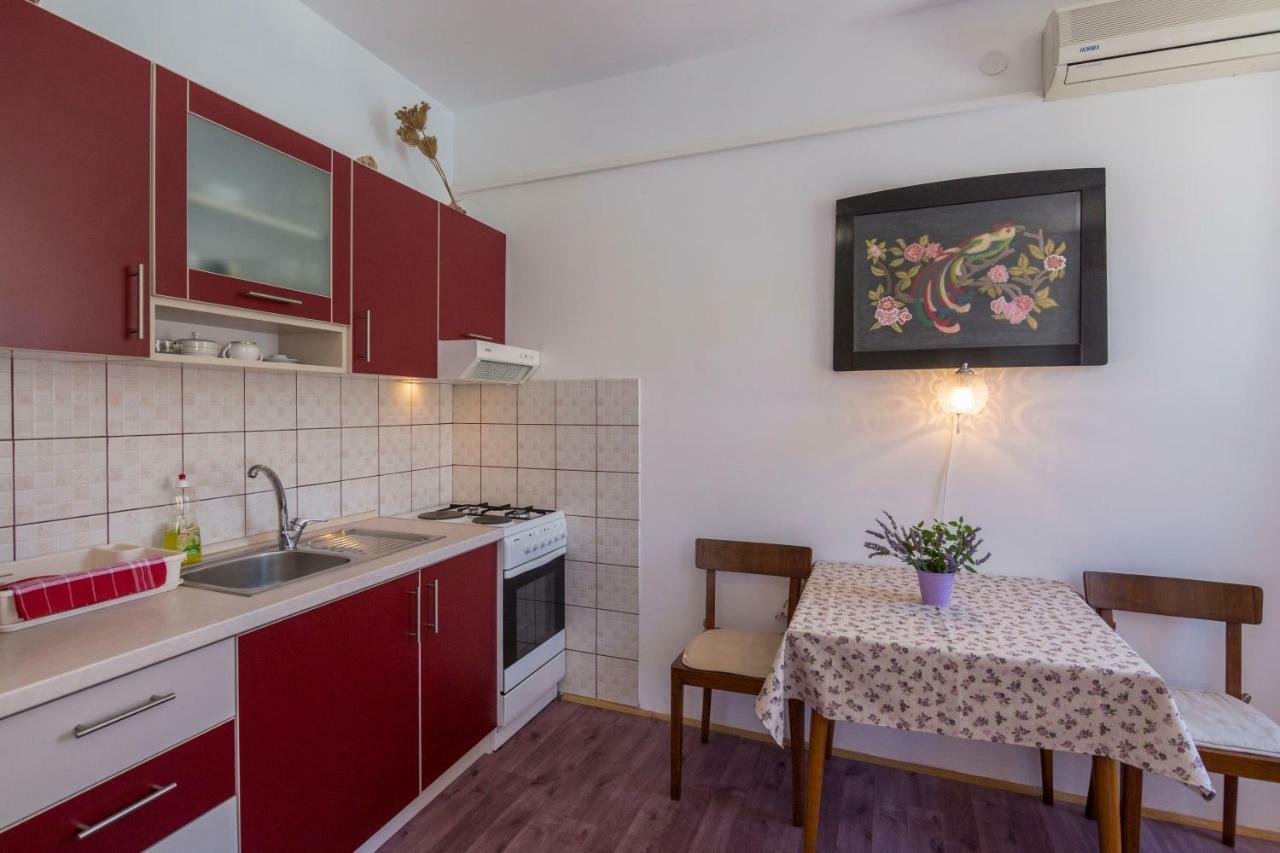 Apartment Riva 5 Komiza Exterior photo